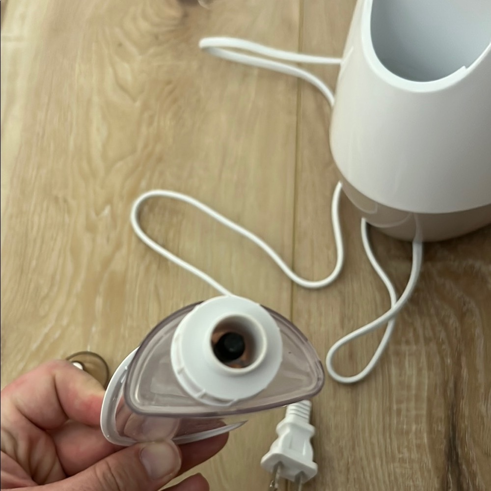 Tik Tok Viral Vanity Planet White Facial Steamer with Accessories - Picture 9 of 13